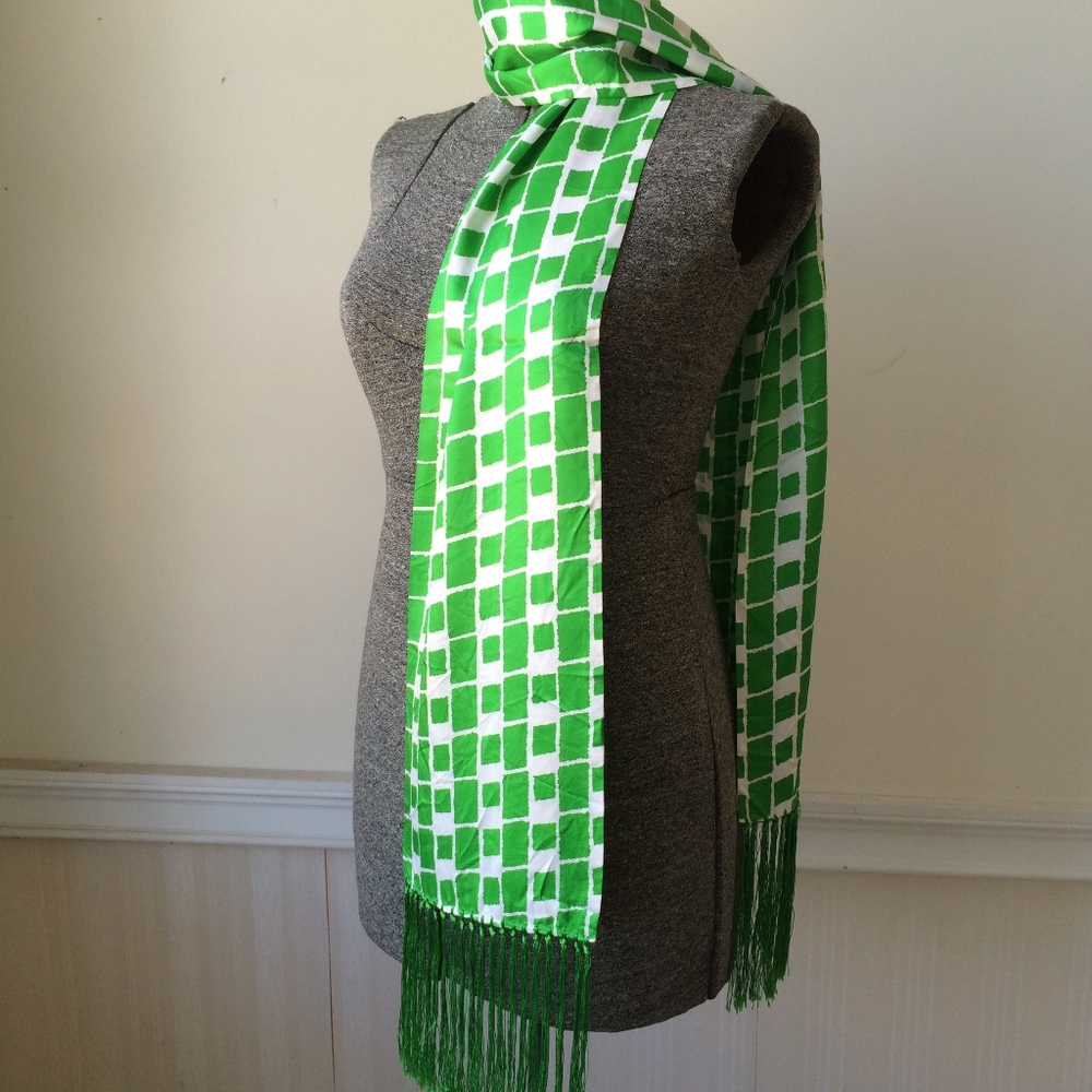 VTG BAAR & BEARDS Scarf Wrap Rayon Oblong Kelly Green